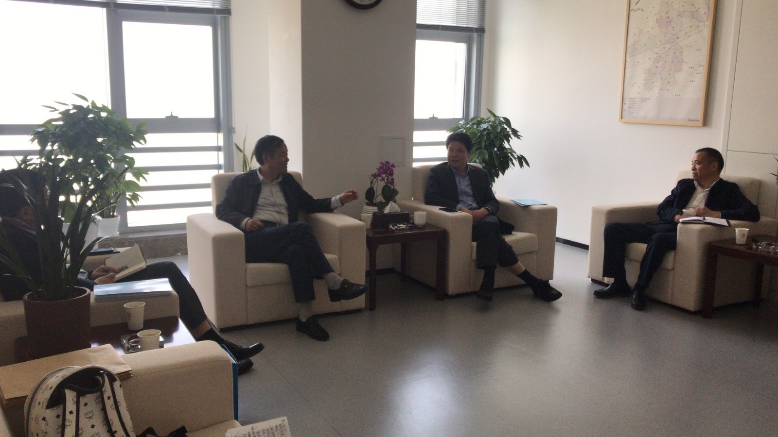 1524013677325093mipK.jpg 集团公司领导赴西咸新区深入交流.jpg