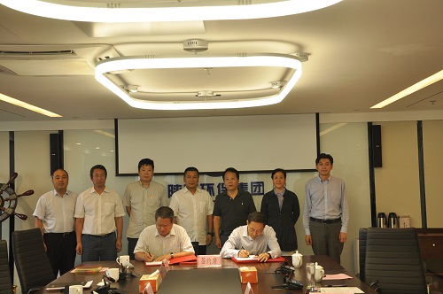 1530760734763014mFjE.jpg 与中国铁塔陕西分公司签约仪式-签约.jpg