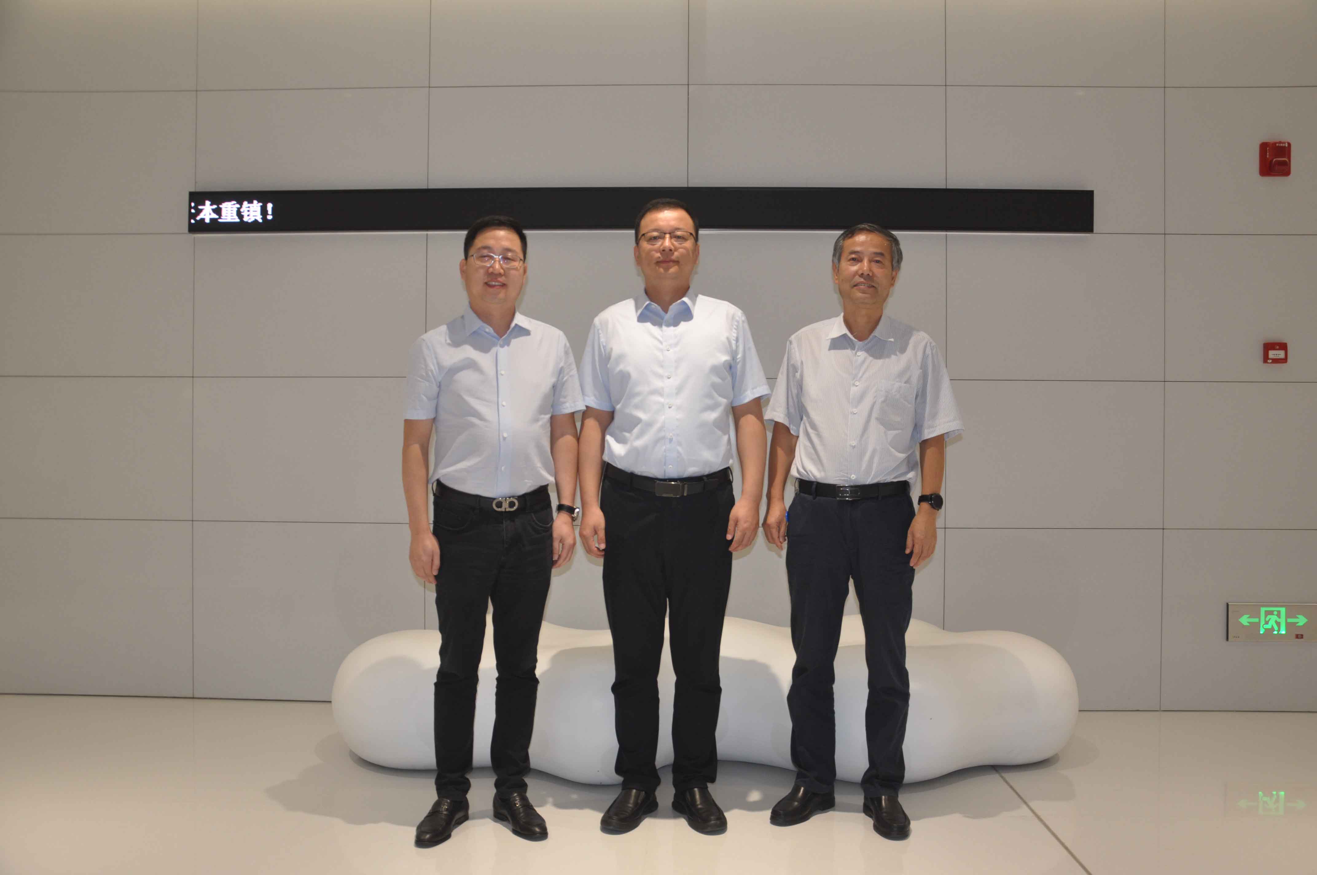 20190909通讯稿-研究院公司入驻中西部陆港金融小镇签约仪式暨银河集团官网
集团专业化众创空间设立仪式2.jpg