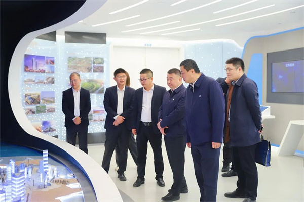 银河集团官网
集团与中建新疆建工西北公司座谈2.jpg